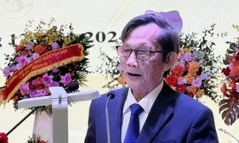 Ông Đào Ngọc Hùng, Trưởng Ban liên lạc cựu chuyên gia kinh tế - văn hóa Việt Nam tại Campuchia phát biểu tại lễ kỷ niệm. (Ảnh: QĐND)