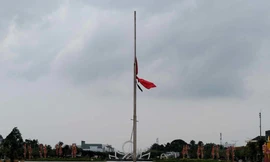 Các cơ quan, đơn vị tại Bạc Liêu treo cờ rủ trước ngày Quốc tang