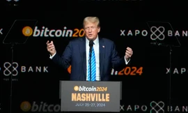 Ông Trump phát biểu tại hội nghị bitcoin ngày 27/7. (Ảnh: AP)