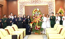 Thường trực Ban Bí thư thăm, chúc mừng Bệnh viện Trung ương Quân đội 108
