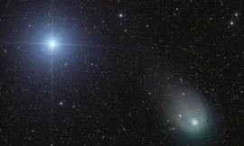 Sao chổi 12P/Pons-Brooks xuất hiện bên cạnh Vega, ngôi sao thuộc chòm sao phía bắc Lyra