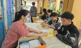 Tuyển sinh lớp 10 ở trung tâm giáo dục thường xuyên: Phụ huynh 'sốc' vì con hết cửa 