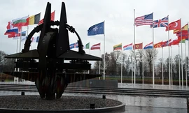 NATO cảnh báo Ba Lan không được bắn hạ tên lửa Nga