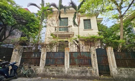 Biệt thự bỏ hoang từng của nguyên Chủ tịch Hà Nội được sử dụng làm trụ sở cơ quan