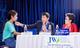 “Cô gái khỉ” và nỗi đau không thể khóc, không thể làm đàn bà