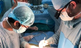 Ca ghép gan 15 tiếng từ ông nội cho cháu sơ sinh