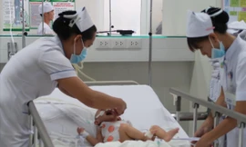 Trẻ suýt tử vong vì đuối nước khi đi bơi: Cảnh báo tai nạn ngày hè