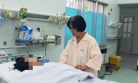 Cắt da bằng laser với giá 30 triệu, người phụ nữ suýt chết vì nhiễm trùng