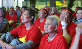 Bệnh nhân tim mạch lưu ý điều gì khi cổ vũ bóng đá?