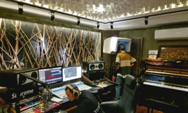 Sau khi lên rừng, xuống biển rồi về quê, phòng thu của Binz sẽ là nơi Đen Vâu “tá túc“?