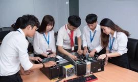 Nhìn toàn cảnh "cuộc chiến" nguyện vọng của sĩ tử năm nay, teen 2K4 cần rút ra điều gì?