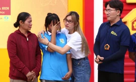 Hoàng Yến Chibi xúc động bật khóc trước hoàn cảnh của cô bé mồ côi hiếu học