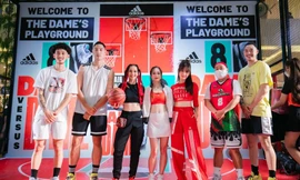 Bạn gái tin đồn của Binz, Khả Ngân cổ vũ soái ca bóng rổ Justin Young (Người ấy là ai)