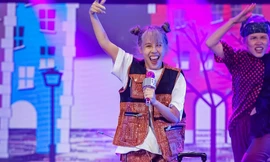 Mũi trưởng Long liệu có "bật ngửa" khi xem clip Hậu Hoàng nhảy sung đến bung cả búi tóc?