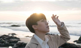 Kai Đinh kết hợp Sivan ngân nga về "Thế Hệ Tan Vỡ" với muôn kiểu cô đơn thời hiện đại