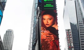 Fan V-Pop sửng sốt khi hình ảnh Bích Phương xuất hiện tại quảng trường Thời đại ở New York