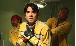 Nam thần Mario Maurer chuyển nghề làm shipper trong phim kinh dị hài