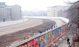 Một phần của Bức tường Berlin ở Bethaniendamm