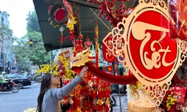 Tết bàn chuyện... ham chơi