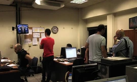 TV và radio nhà nước ngừng phát sóng vì hết tiền