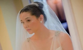 Lee Young Ae lần đầu công khai ảnh cưới