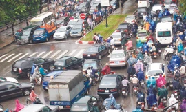 Đề xuất thu phí lưu hành ô tô, xe máy và thu phí vào nội đô giờ cao điểm khó khả thi