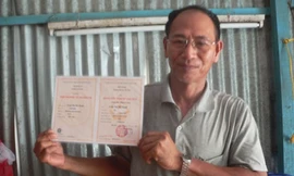 Giấu bằng thạc sỹ, xin làm osin