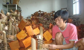 Sơn Lâm đang hoàn thành một sản phẩm