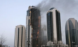 Tòa nhà cao nhất Chechnya của Nga chìm trong lửa