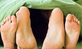 “Mây mưa” với phù rể vì nhầm là tân lang