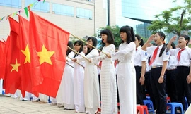 Yêu cầu hát Quốc ca trong lễ chào cờ thay vì mở nhạc