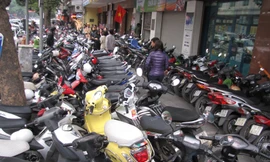 Khách tham quan lễ hội hoa bị 'chặt' 50.000 đồng/vé xe