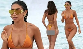 Nữ DJ nóng bỏng Chantel Jeffries khoe dáng với bikini nhỏ xíu ở biển