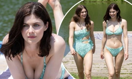Mỹ nhân 'chuyên trị cảnh nóng' Alexandra Daddario đẹp như mộng với áo tắm