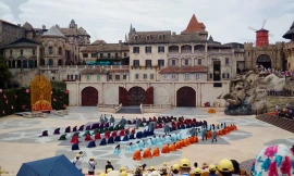 Hơn 200 nghệ sĩ đến từ 17 quốc gia tham gia biểu diễn tại vũ hội