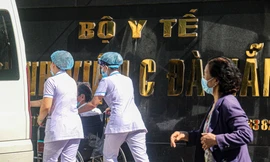 Dỡ phong toả, hàng trăm bệnh nhân Bệnh viện C Đà Nẵng được về nhà