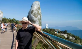 Tỷ phú Joe Lewis tại Cầu Vàng