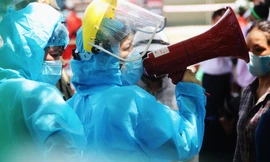 Đà Nẵng: Đổ quân ra chợ 'truy bắt' COVID-19