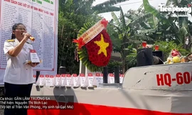 Vợ liệt sĩ Gạc Ma nghẹn ngào hát bài ca Trường Sa tưởng nhớ chồng và đồng đội