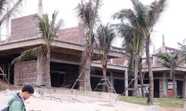 Một góc khu du lịch biển The Song Đà Nẵng vừa bị xử phạt 100 triệu đồng. Ảnh Nguyễn Thành