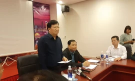 Phó thủ tướng Trịnh Đình Dũng họp Ban chỉ đạo tiền phương ứng phó với bão số 9. 