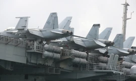 Tàu sân bay USS Theodore Roosevelt (CVN-71) đã neo đậu tại vịnh Đà Nẵng. Ảnh: Nguyễn Thành