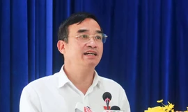 Ông Lê Trung Chinh, tân Chủ tịch UBND TP Đà Nẵng tại buổi tiếp xúc cử tri chiều ngày 15/11 - Ảnh: Nguyễn Thành