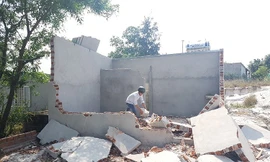 Xây dựng trái phép tại dự án ga đường sắt Đà Nẵng. Ảnh: TV