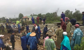 Đường sắt Bắc Nam thông trở lại sau sự cố trật bánh, đứt toa ở Quảng Trị