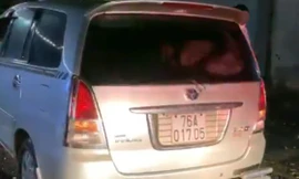 Xe ô tô chở người từ vùng dịch Đà Nẵng về Quảng Ngãi nhưng báo gian dối để trốn cách ly- ảnh cắt từ clip 