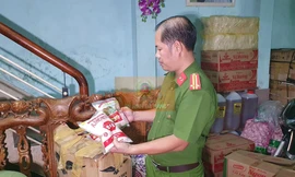 Phát hiện 1 cơ sở sản xuất hàng ngàn gói hạt nêm giả