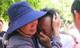 41 ngư dân vụ chìm tàu trên biển đoàn tụ gia đình trong nước mắt