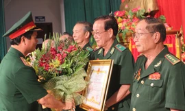 Đón nhận danh hiệu Anh hùng Lực lượng vũ trang nhân dân