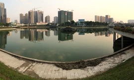 Hồ điều hoà công viên trăm tỷ mới khánh thành đã nổi váng, bốc mùi